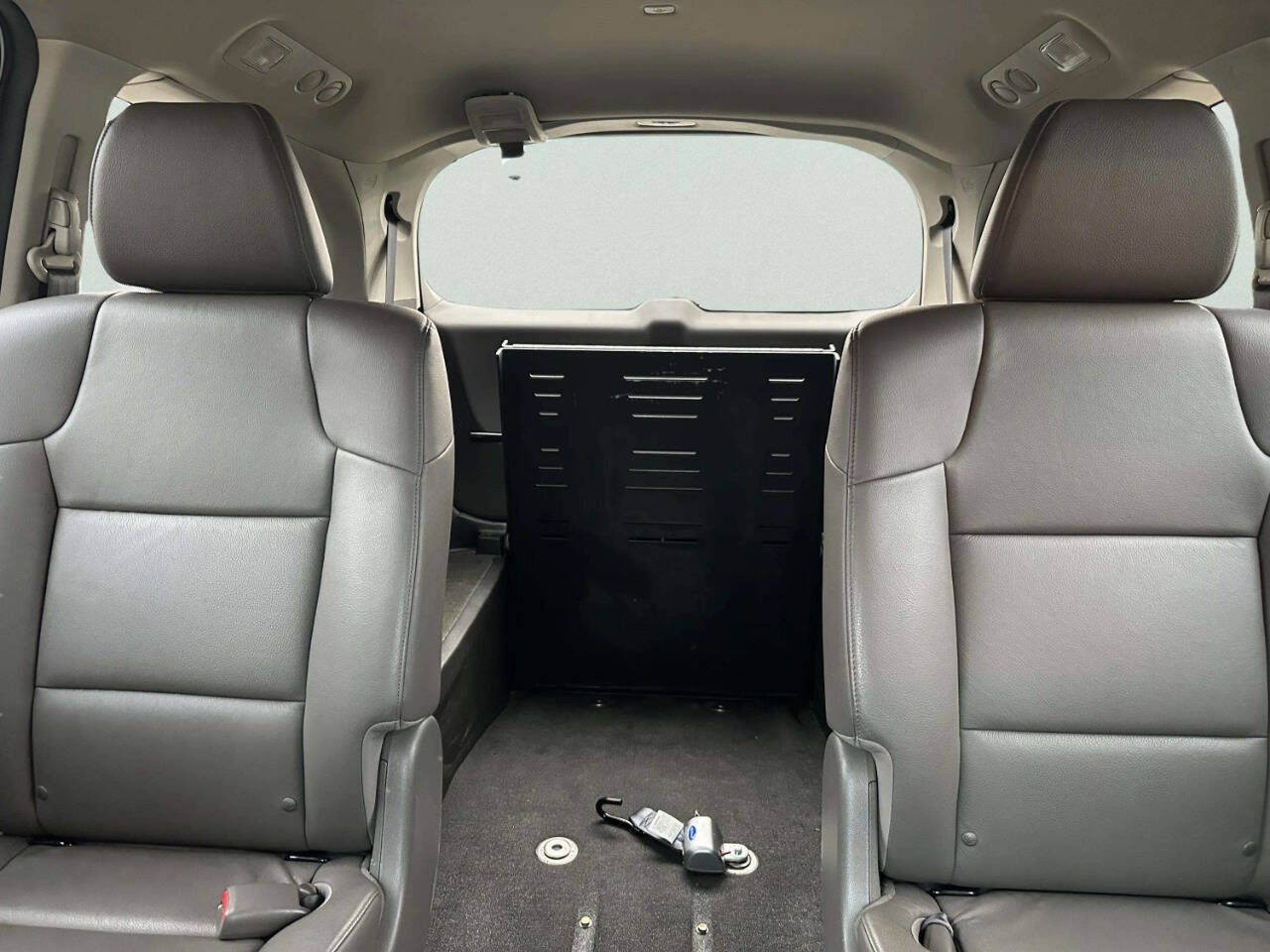 Used 2016 Honda Odyssey Touring Elite image 13