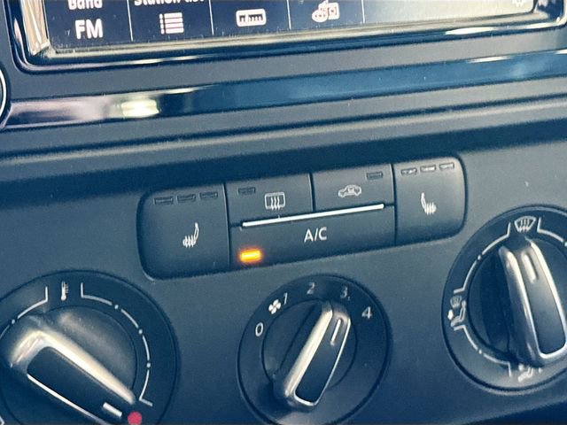 Used 2018 Volkswagen Jetta SE FWD image 19