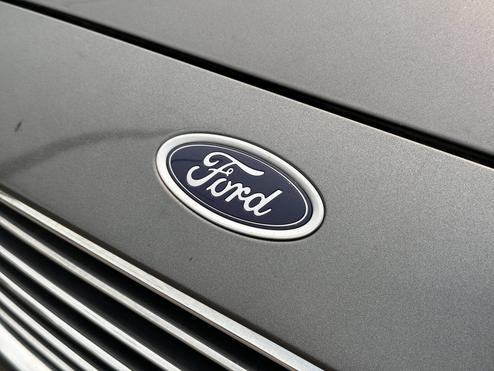 Used 2019 Ford Fusion SEL FWD image 12