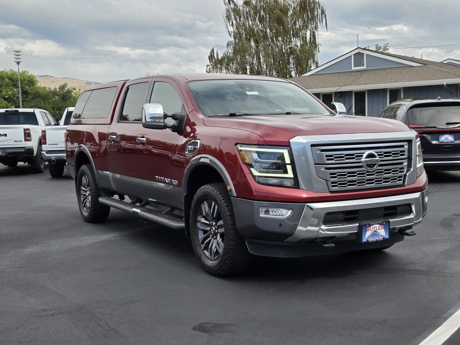 Used 2022 Nissan Titan Platinum Reserve w/ Moonroof Package AWD/4WD image 3