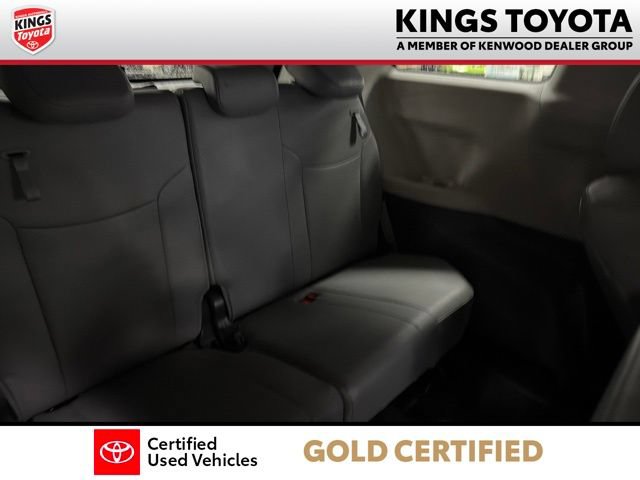 Used 2023 Toyota Sienna XLE FWD image 14
