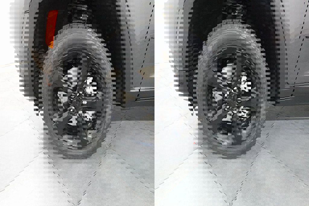 New 2025 Jeep Grand Cherokee L Limited w/ Luxury Tech Group II image 29