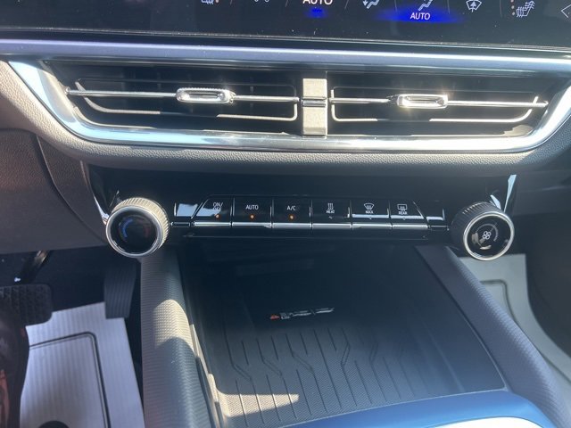 New 2026 Chevrolet Equinox EV LT image 25