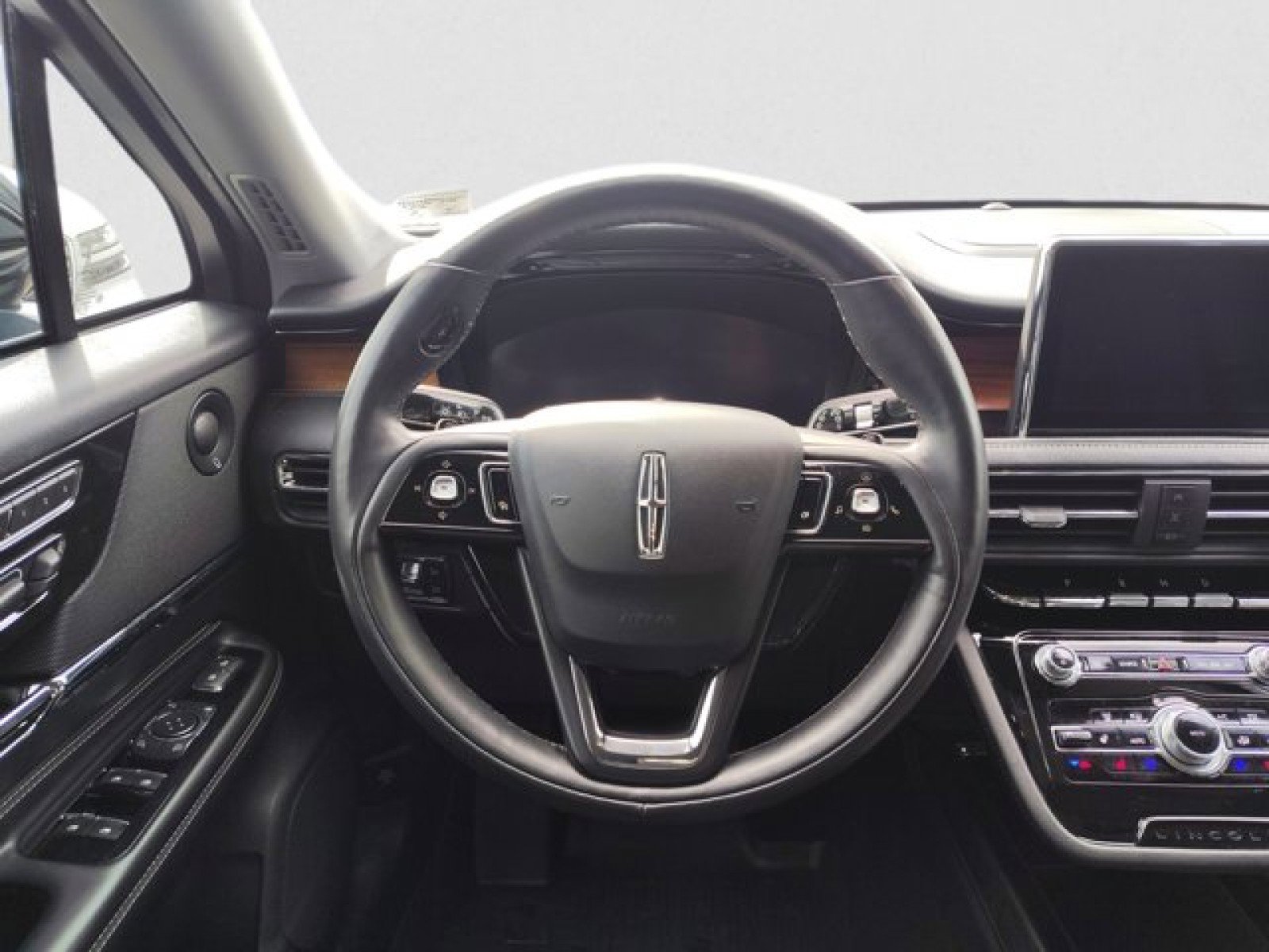 Used 2022 Lincoln Corsair Reserve w/ Equipment Group 201A AWD/4WD image 16