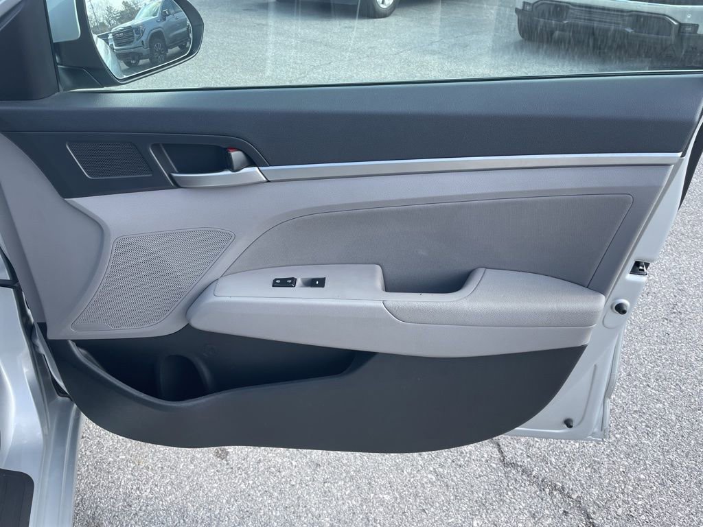 Used 2020 Hyundai Elantra SEL image 28