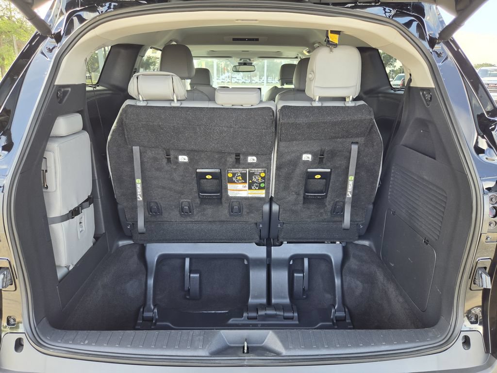 Used 2026 Toyota Sienna XLE FWD image 31