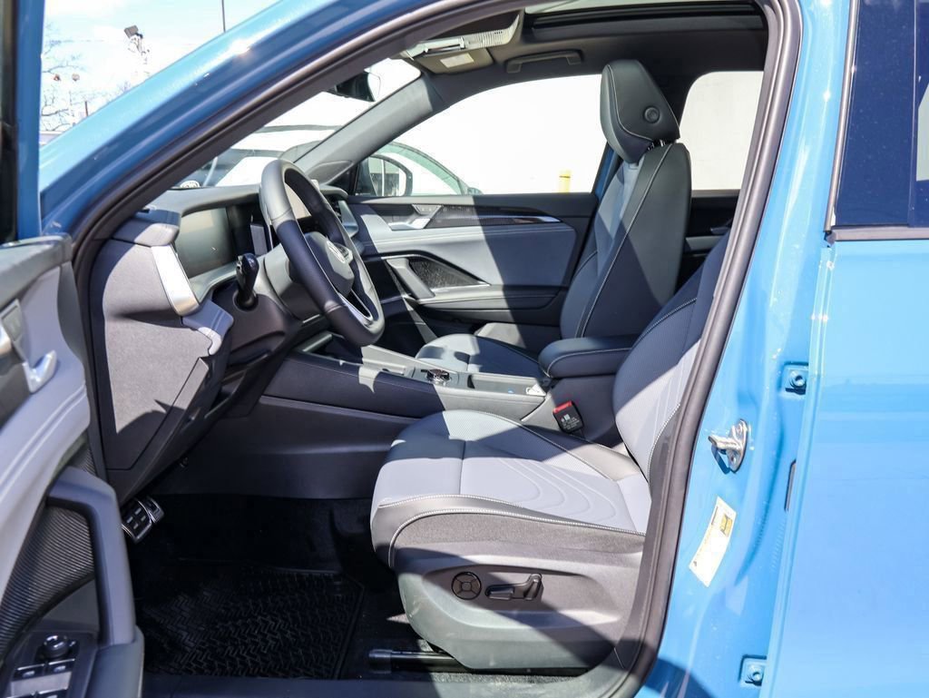 New 2026 Volkswagen Tiguan SE R-Line AWD/4WD image 12