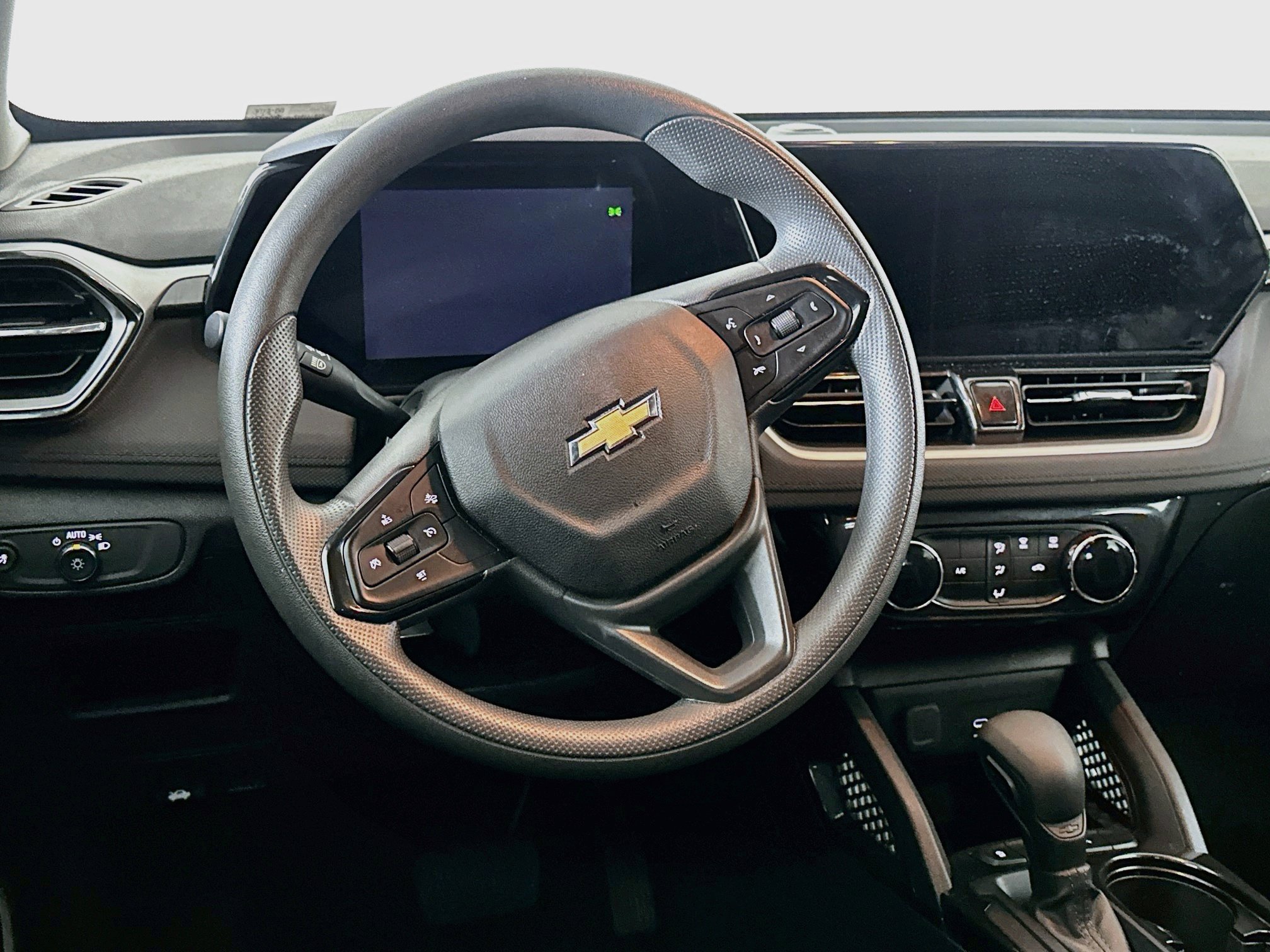 Used 2025 Chevrolet TrailBlazer LT FWD image 17