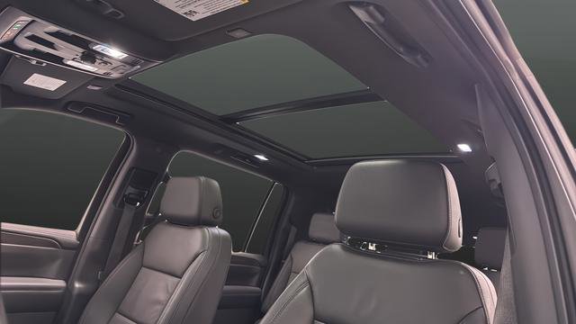 Used 2022 Chevrolet Suburban Z71 w/ Z71 Off-Road Package AWD/4WD image 12