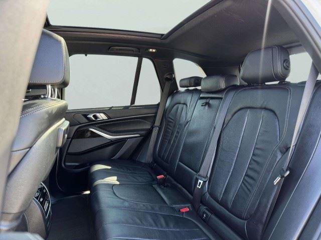 Used 2020 BMW X5 xDrive50i w/ Premium Package AWD/4WD image 40