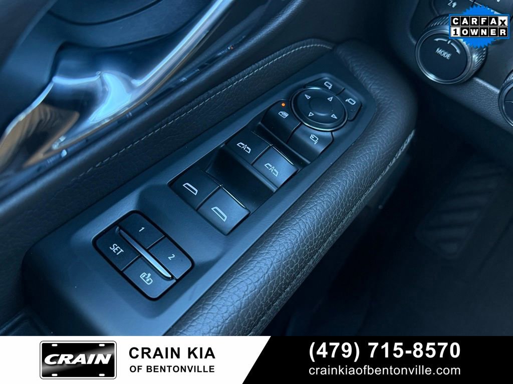 Used 2021 GMC Yukon Denali w/ Denali Premium Package image 11