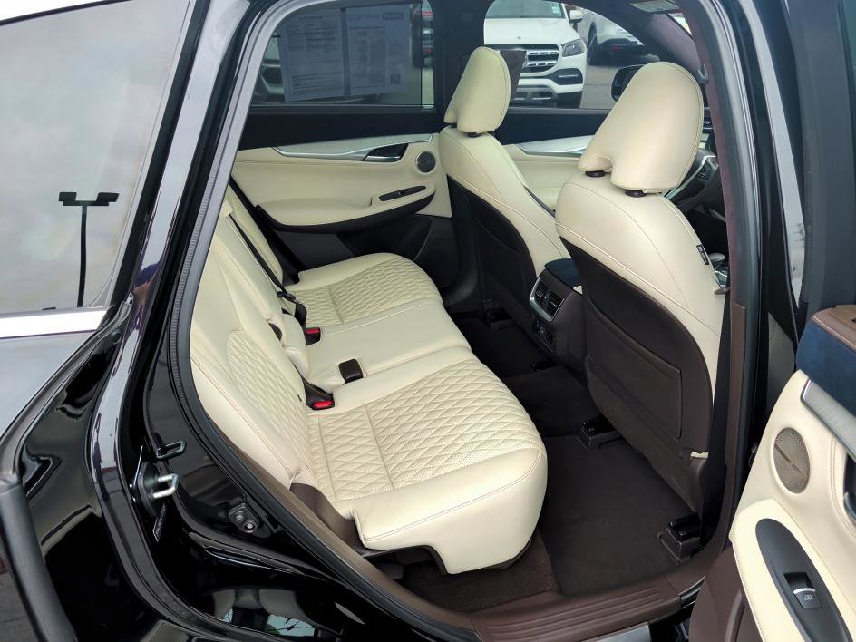 Used 2019 INFINITI QX50 Essential w/ Sensory Package image 13