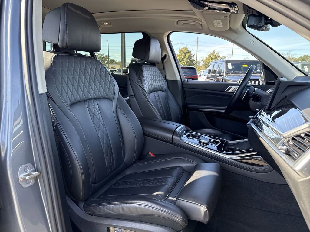 Used 2023 BMW X7 xDrive40i image 26