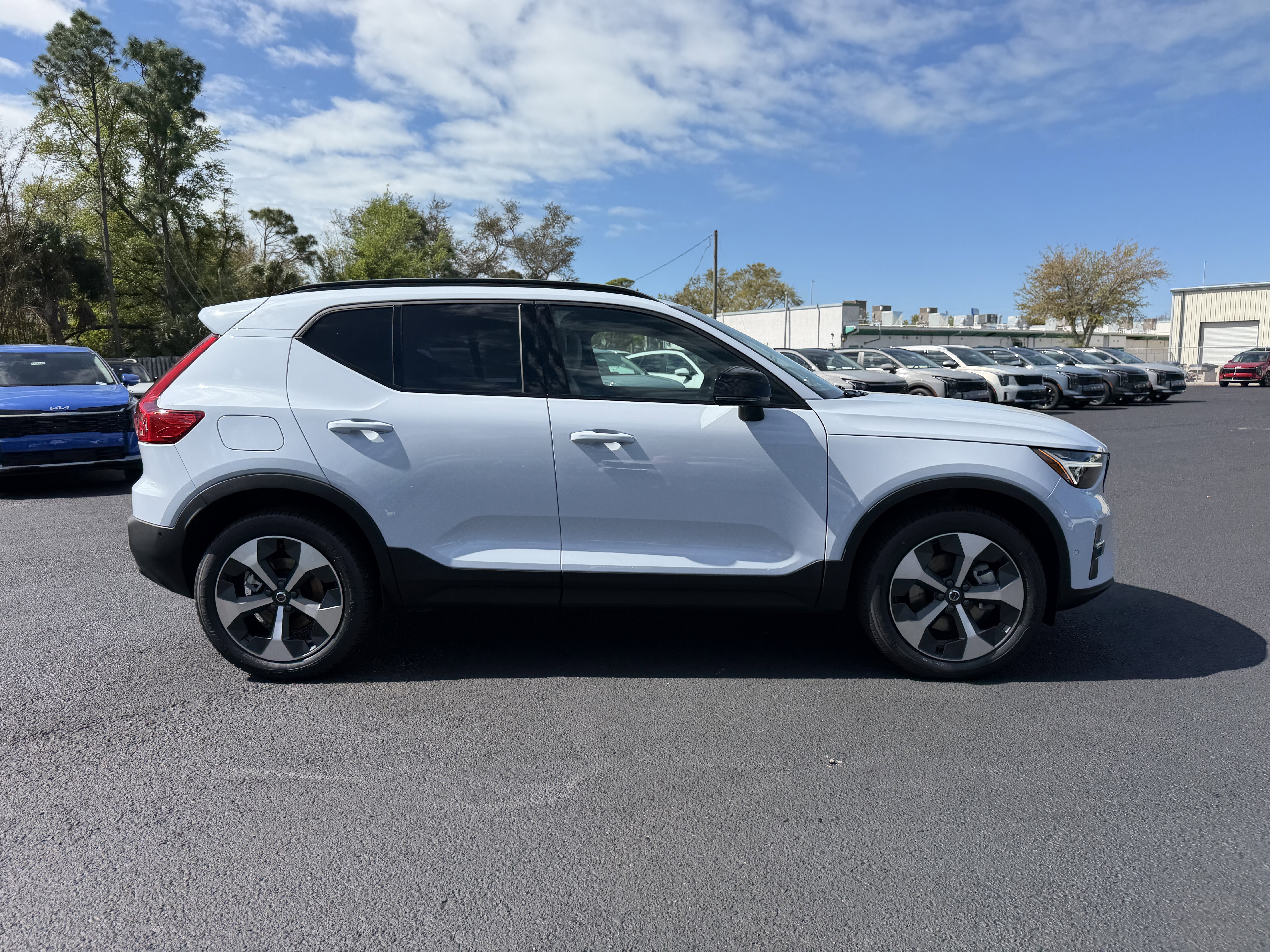 New 2026 Volvo XC40 B5 Plus w/ Climate Package AWD/4WD image 2