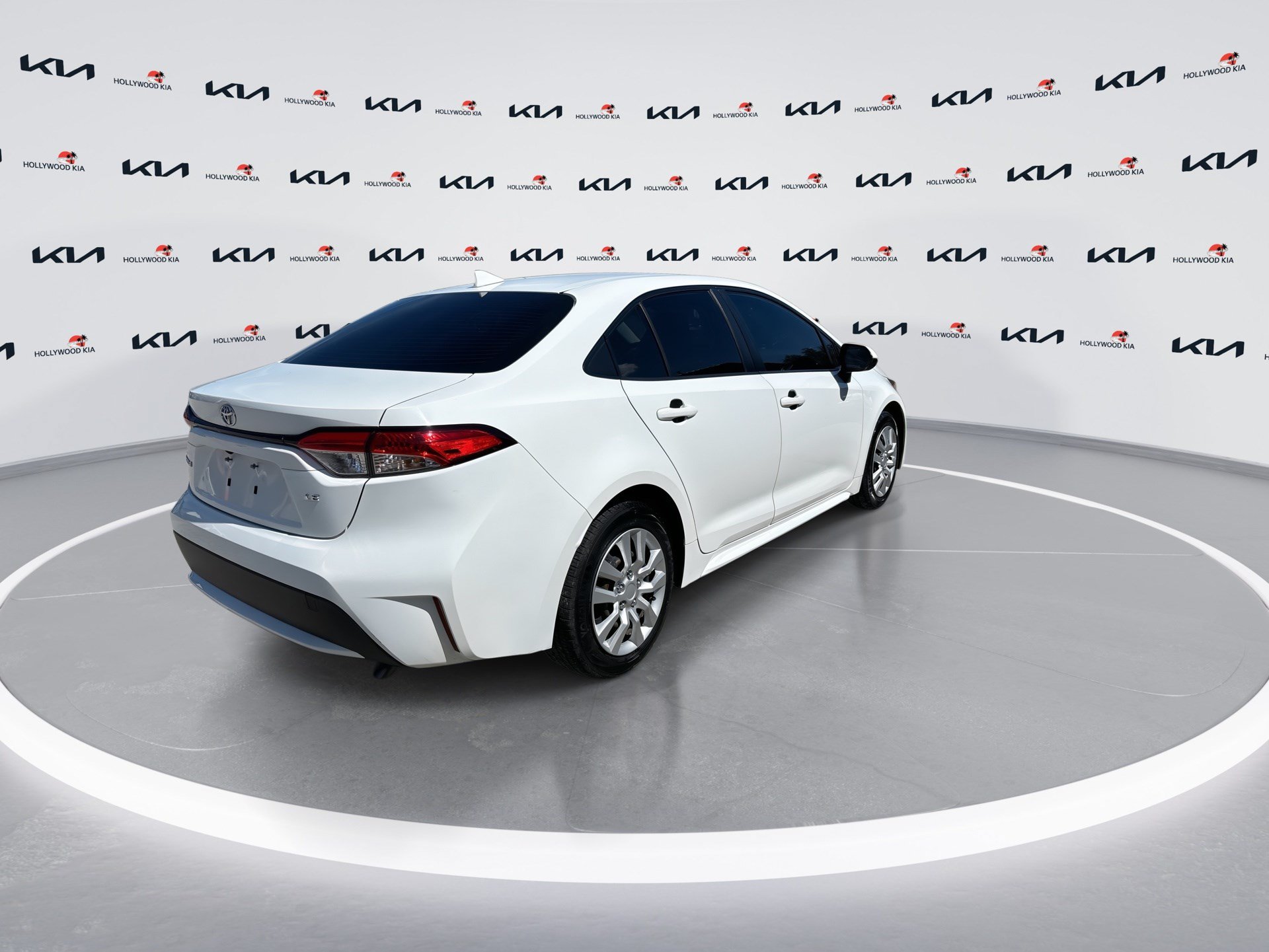 Used 2022 Toyota Corolla LE FWD image 8