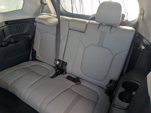 Used 2025 Honda Pilot EX-L image 10