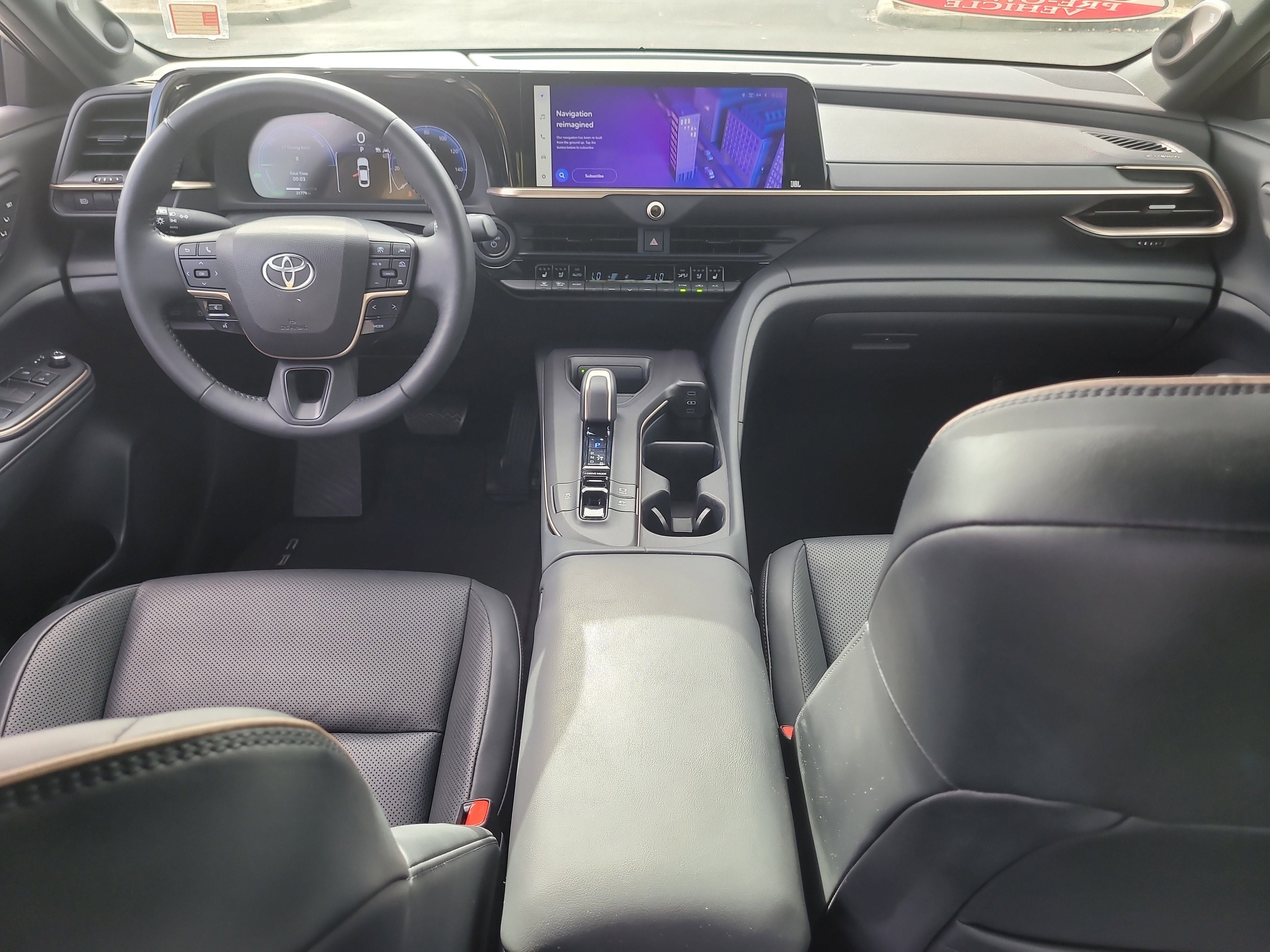 Certified 2023 Toyota Crown Limited image 14