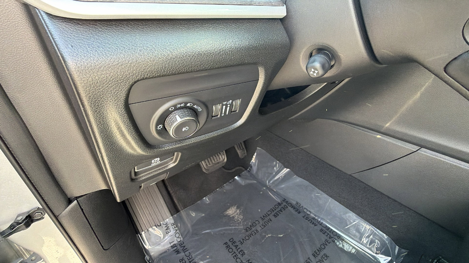 Used 2024 Jeep Grand Cherokee Limited w/ Luxury Tech Group II image 25