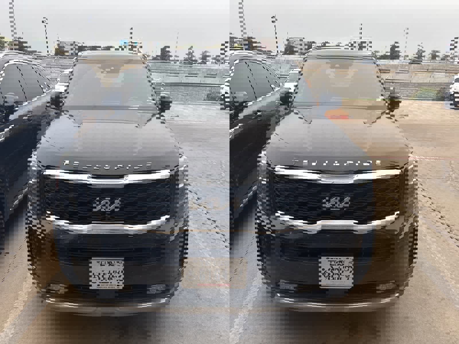 Used 2022 Kia Telluride SX w/ SX Prestige Package image 2