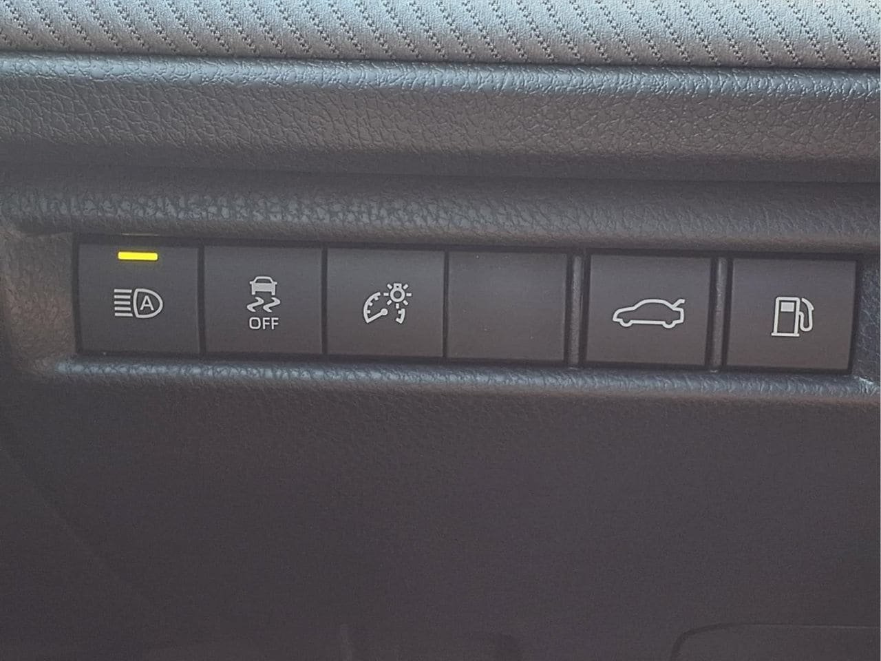 Used 2026 Toyota Camry SE w/ Convenience Package FWD image 25