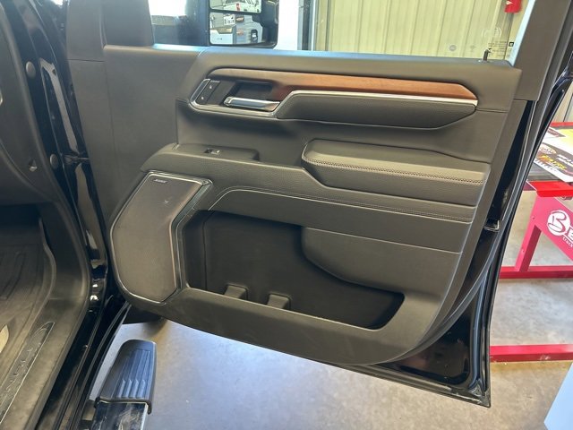 Used 2024 GMC Sierra 3500 Denali w/ Denali Reserve Package image 31