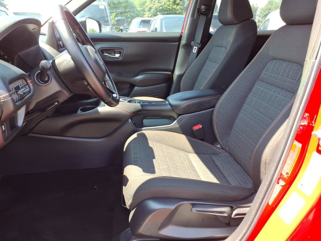 Used 2025 Honda HR-V Sport image 12