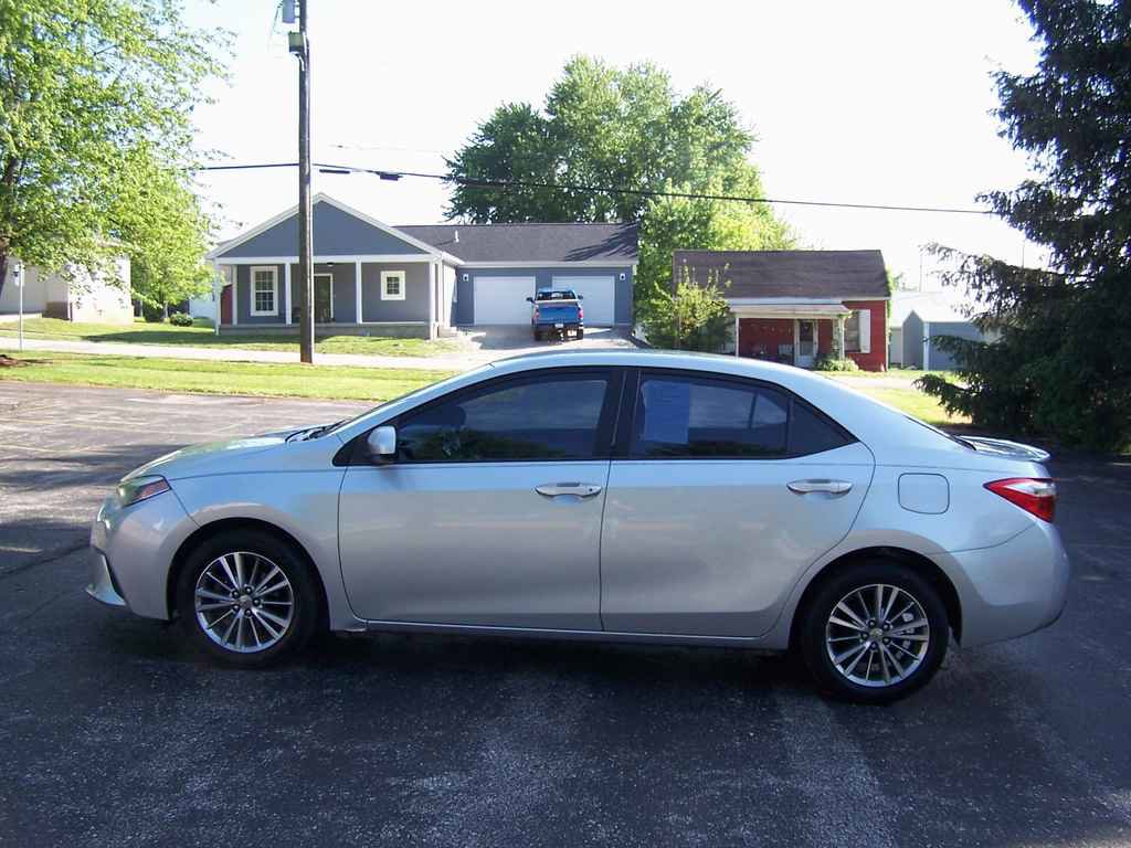 Used 2014 Toyota Corolla LE FWD image 6