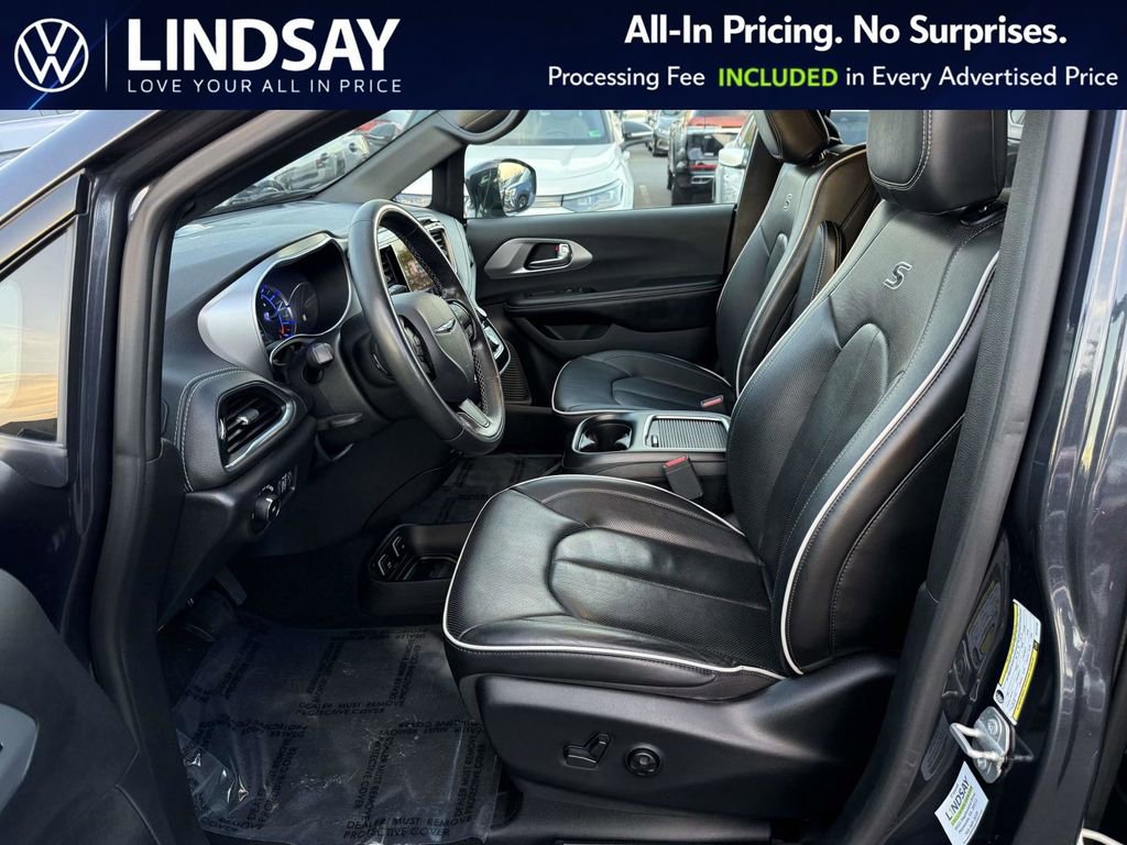 Used 2019 Chrysler Pacifica Limited w/ Advanced Safetytec Group FWD image 11