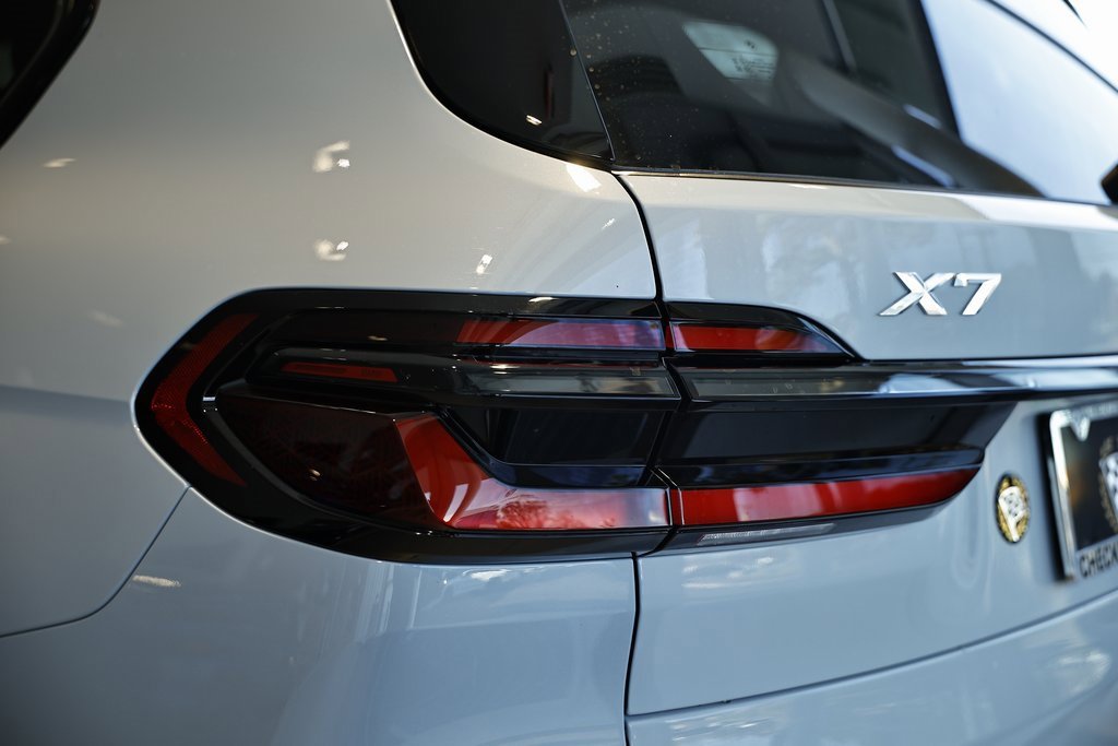 New 2026 BMW X7 xDrive40i w/ M Sport Package image 9