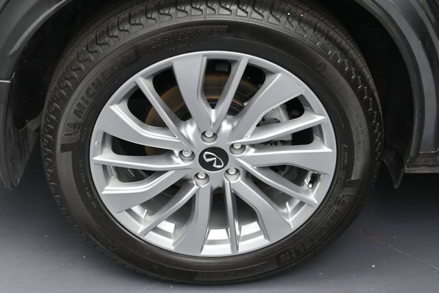 Used 2023 INFINITI QX50 Luxe w/ Accent Package FWD image 5