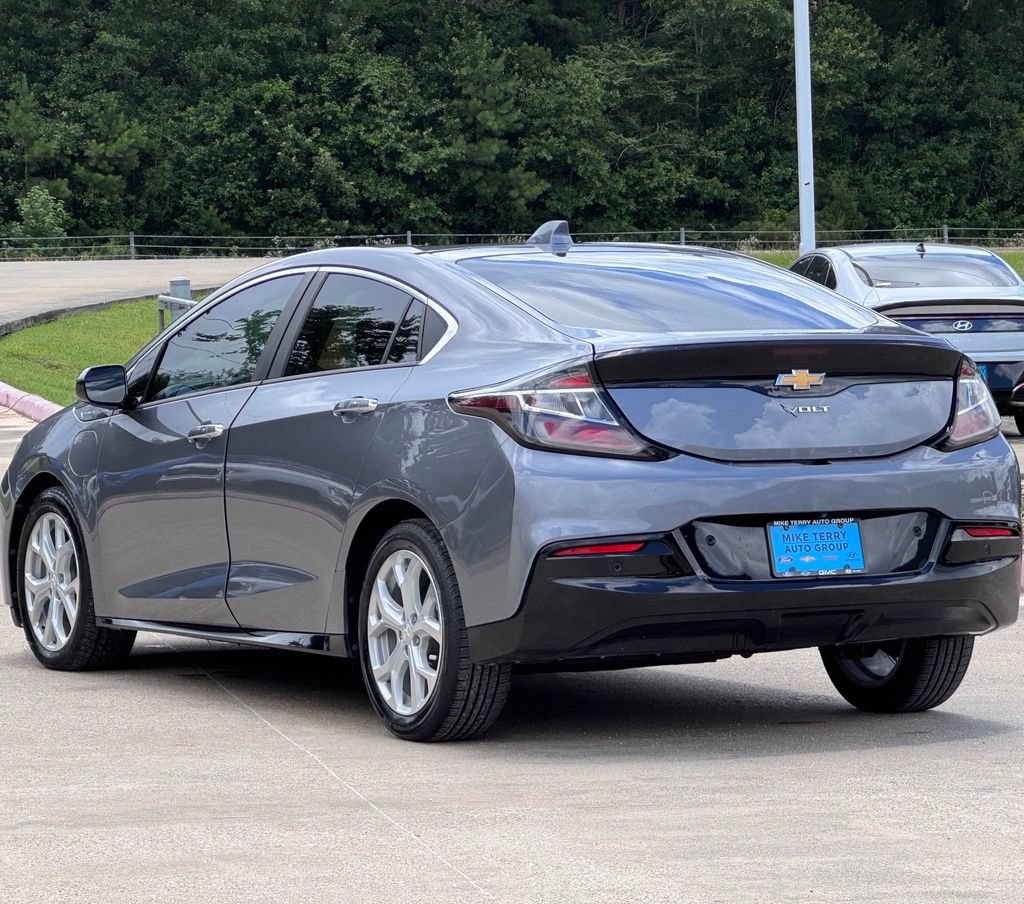 Used 2018 Chevrolet Volt Premier w/ Driver Confidence Package FWD image 13