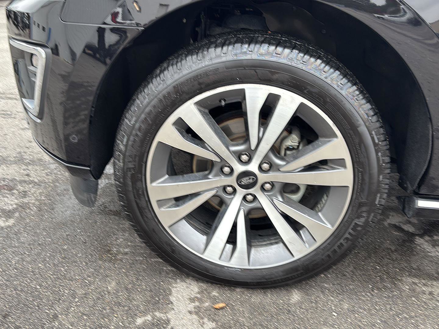 Used 2021 Ford Expedition Platinum image 9