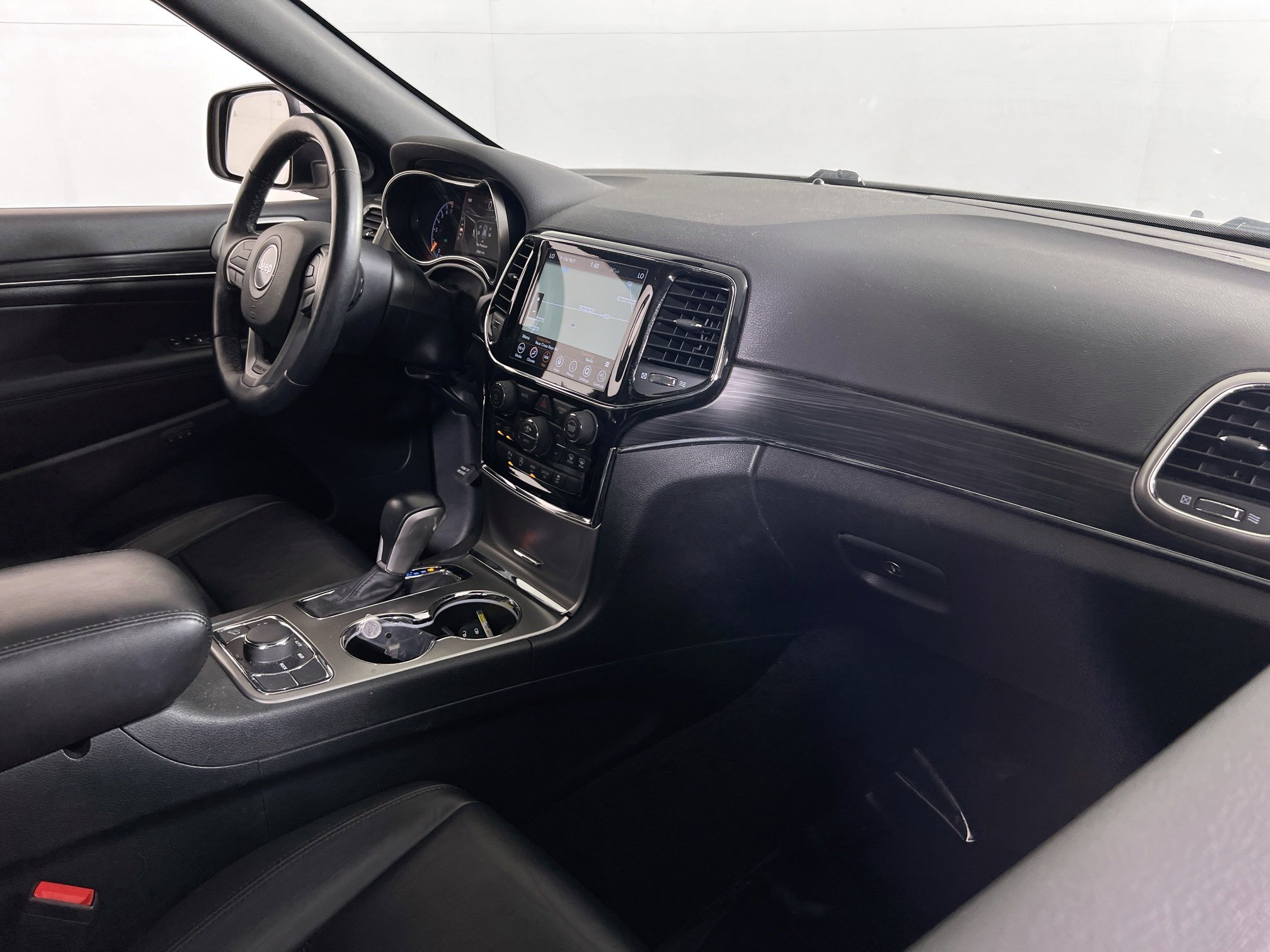 Used 2022 Jeep Grand Cherokee Limited image 29