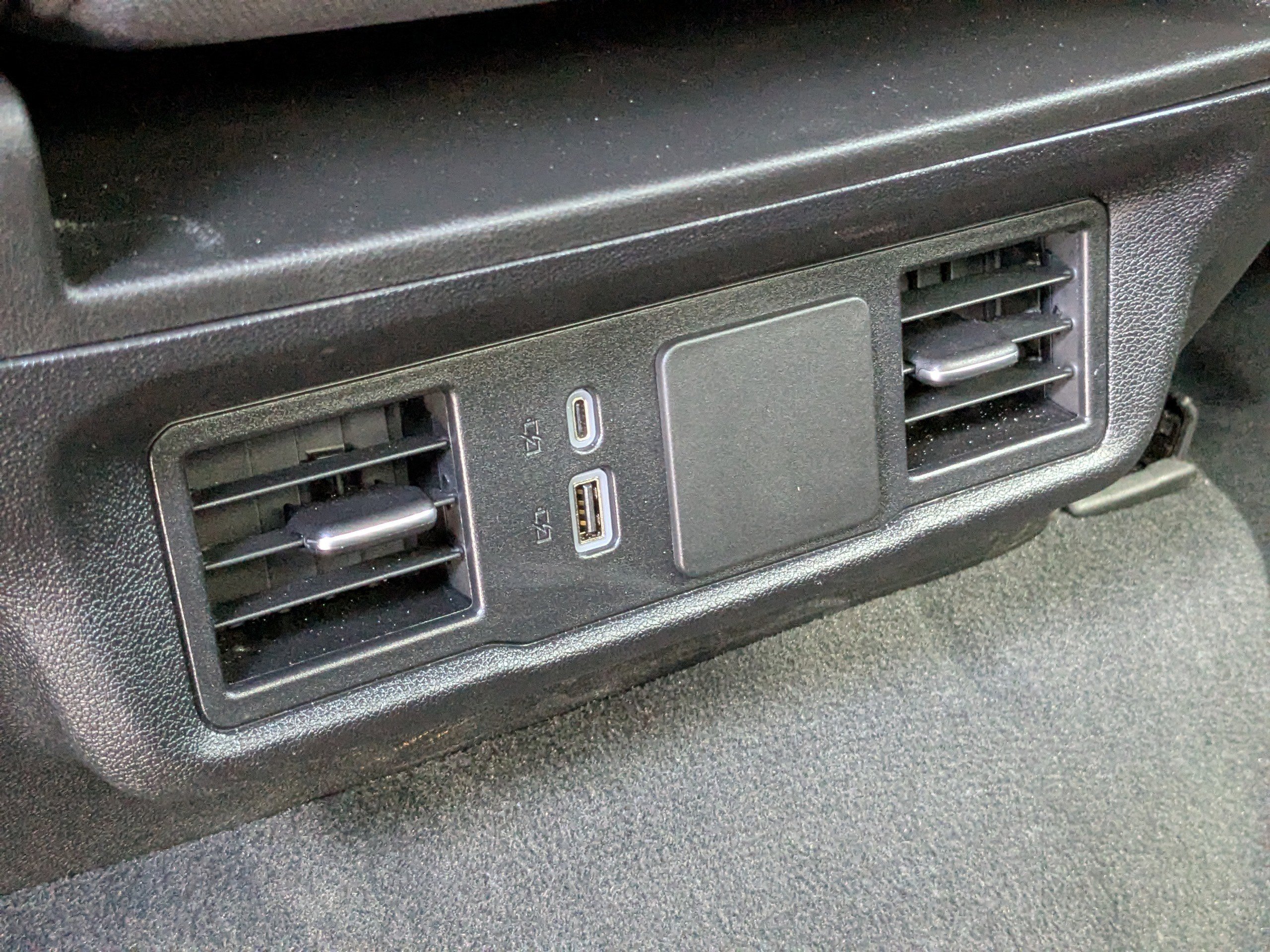 Used 2025 Chevrolet Silverado 1500 Custom image 14