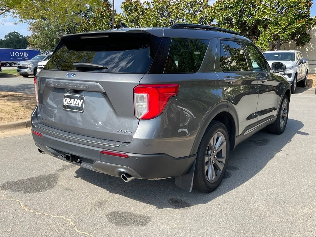Used 2022 Ford Explorer XLT w/ Equipment Group 202A AWD/4WD image 8