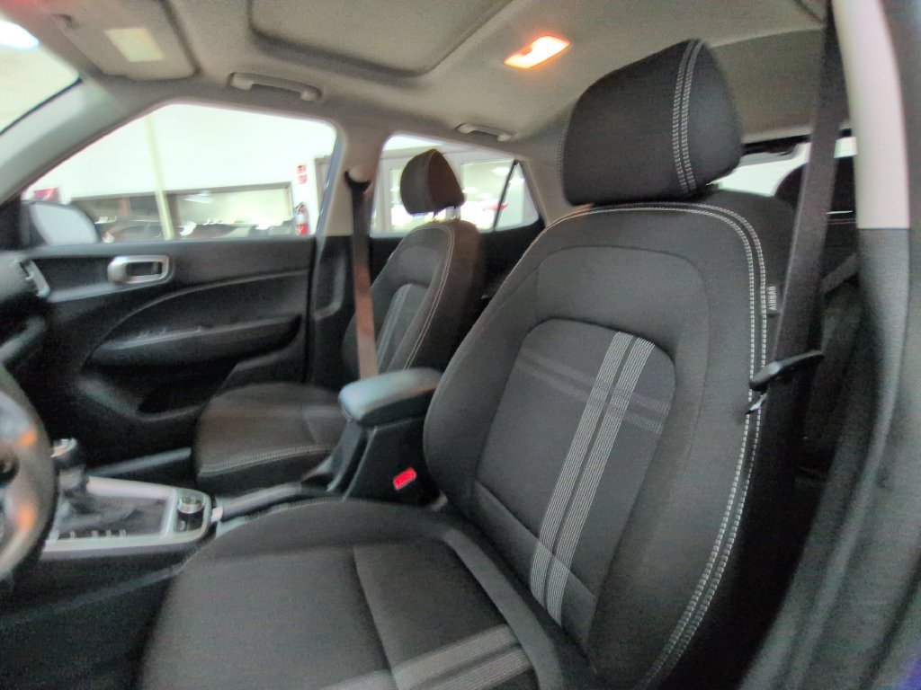 Used 2026 Hyundai Venue SEL FWD image 22