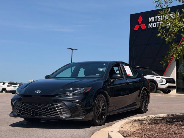 Used 2025 Toyota Camry SE FWD image 8