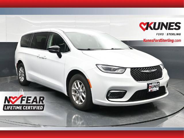 Used 2024 Chrysler Pacifica Touring-L