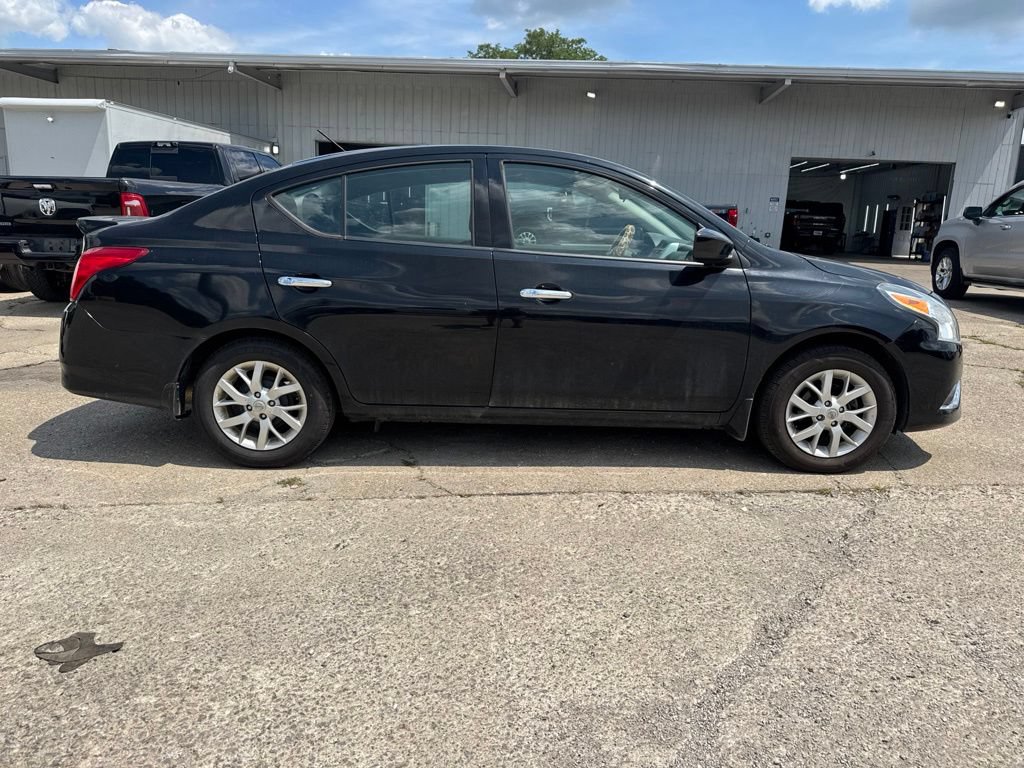 Used 2015 Nissan Versa SV w/ SV Appearance Package FWD image 6