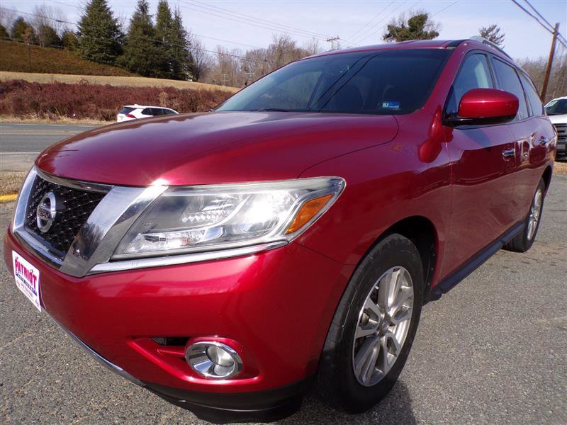 Used 2016 Nissan Pathfinder SV image 3