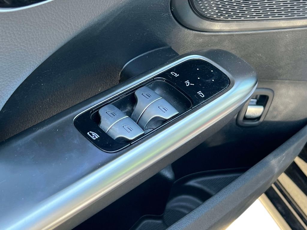 Used 2022 Mercedes-Benz C 300 4MATIC Sedan image 25