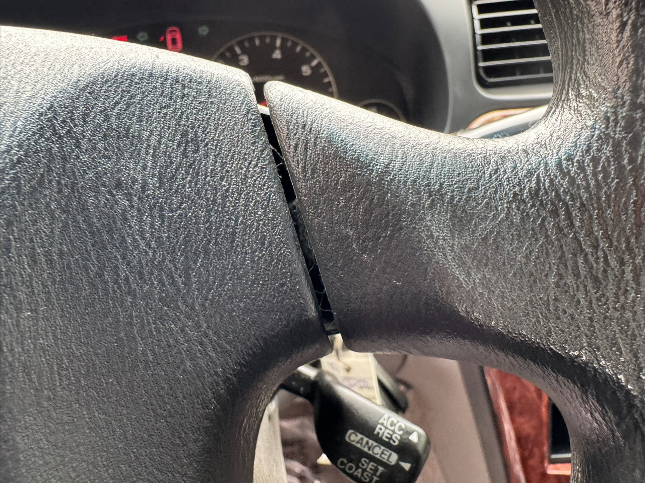 Used 2004 Subaru Outback Wagon image 29