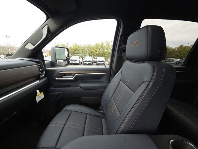 New 2025 Chevrolet Silverado 3500 High Country w/ High Country Premium Package image 29