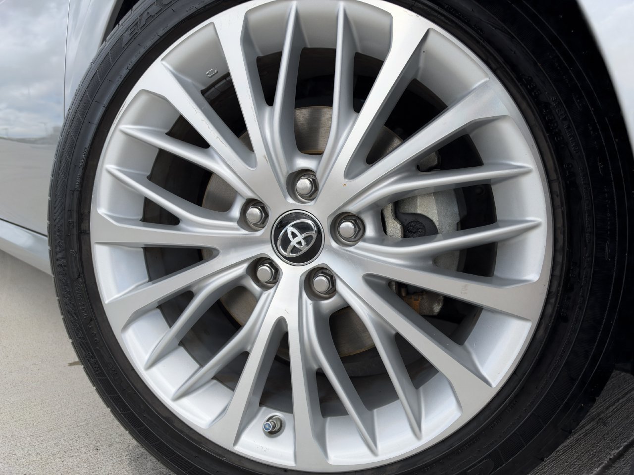 Used 2018 Toyota Camry XLE FWD image 10