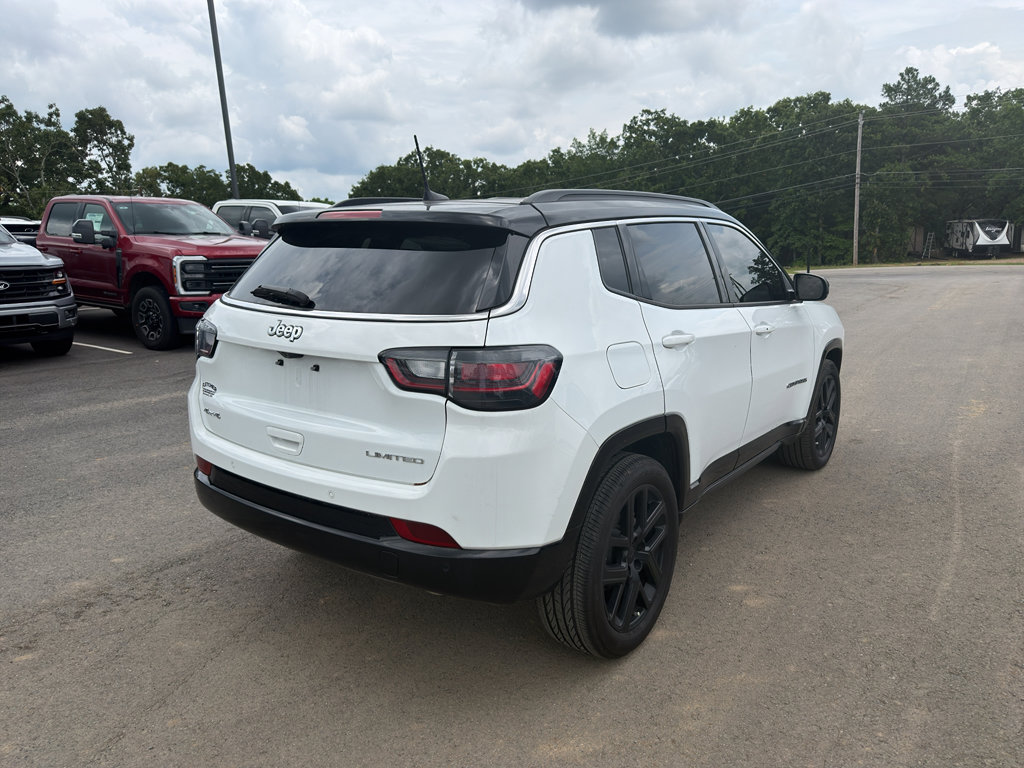 Used 2024 Jeep Compass Limited w/ Elite Group AWD/4WD image 3