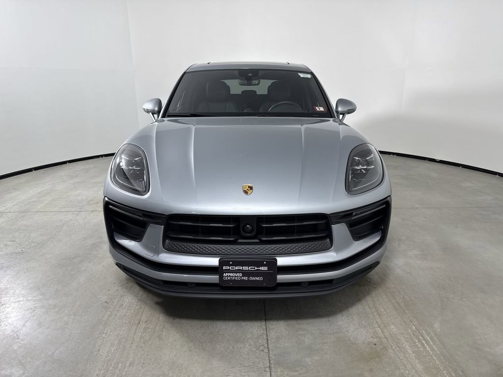 Certified 2025 Porsche Macan image 10