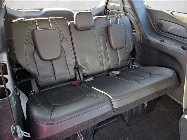 Used 2018 Chrysler Pacifica Touring-L Plus w/ S Appearance Package image 20