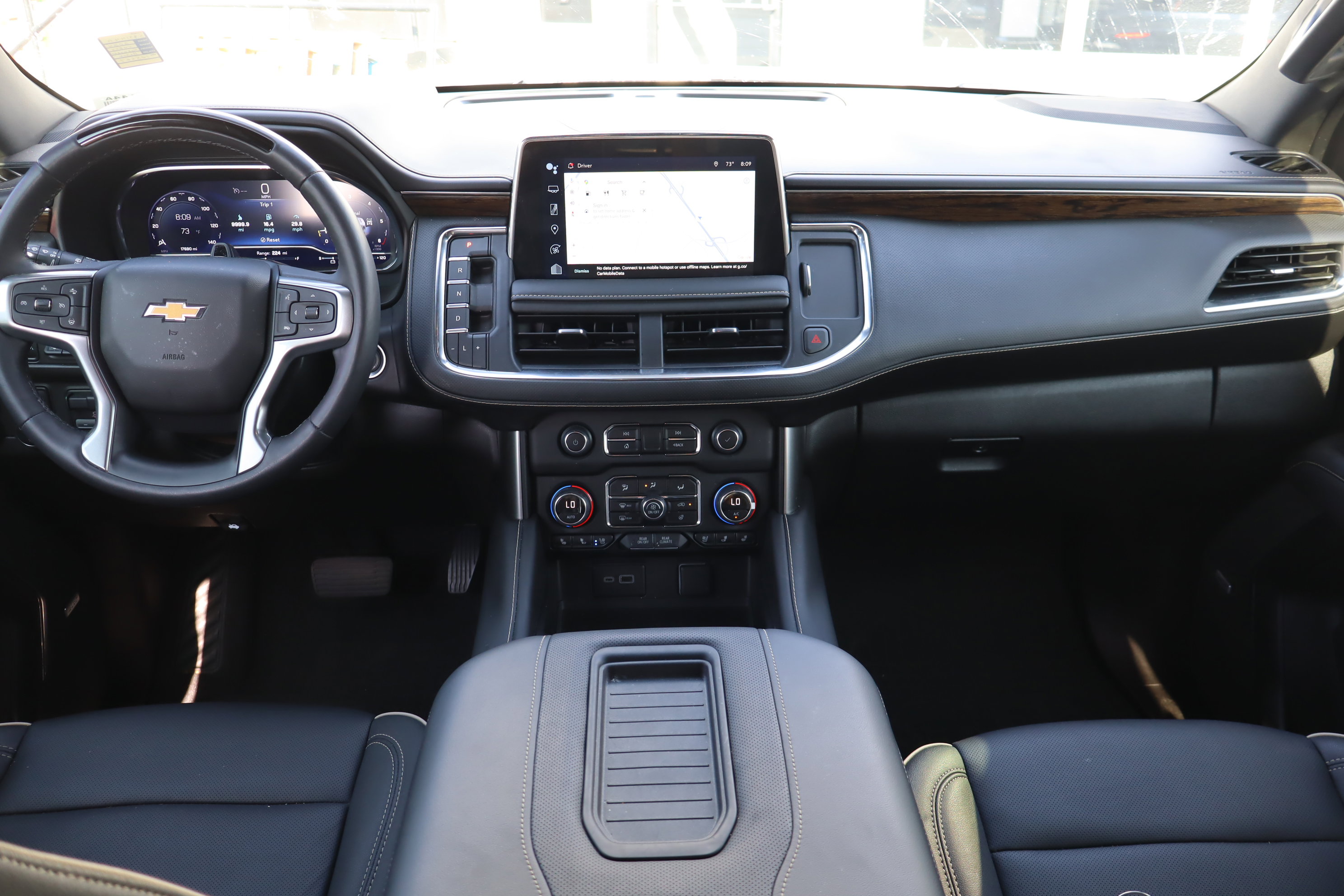 Certified 2024 Chevrolet Suburban Premier w/ Advanced Technology Package image 17