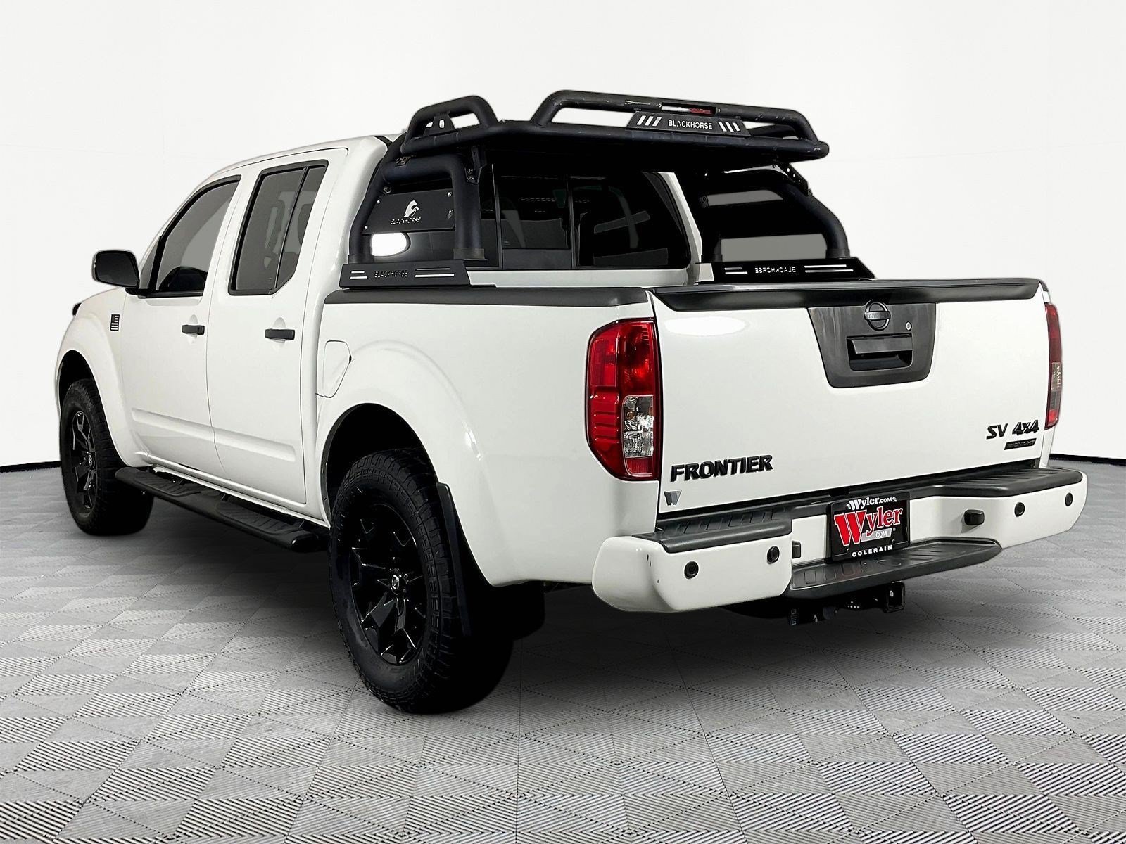 Certified 2021 Nissan Frontier SV w/ Midnight Edition Floor Mats AWD/4WD image 4