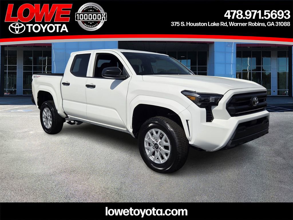 Used 2025 Toyota Tacoma SR image 1